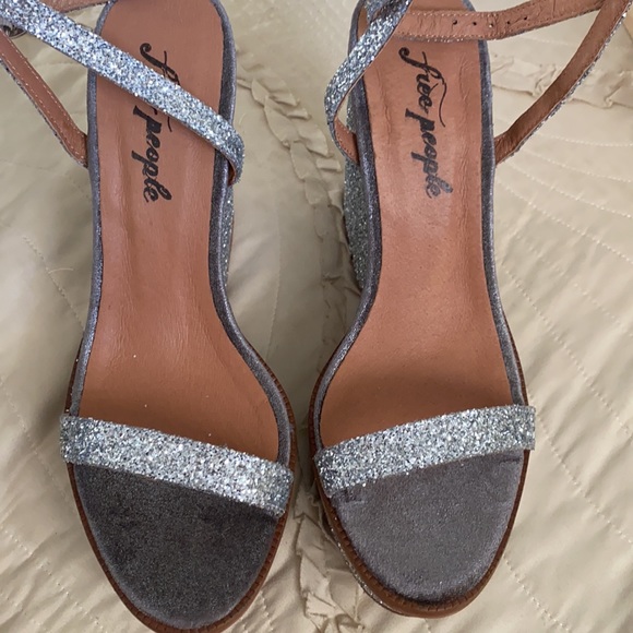 Free People Silver Sparkling Platforms Never Worn Sz 39 - Picture 2 of 5